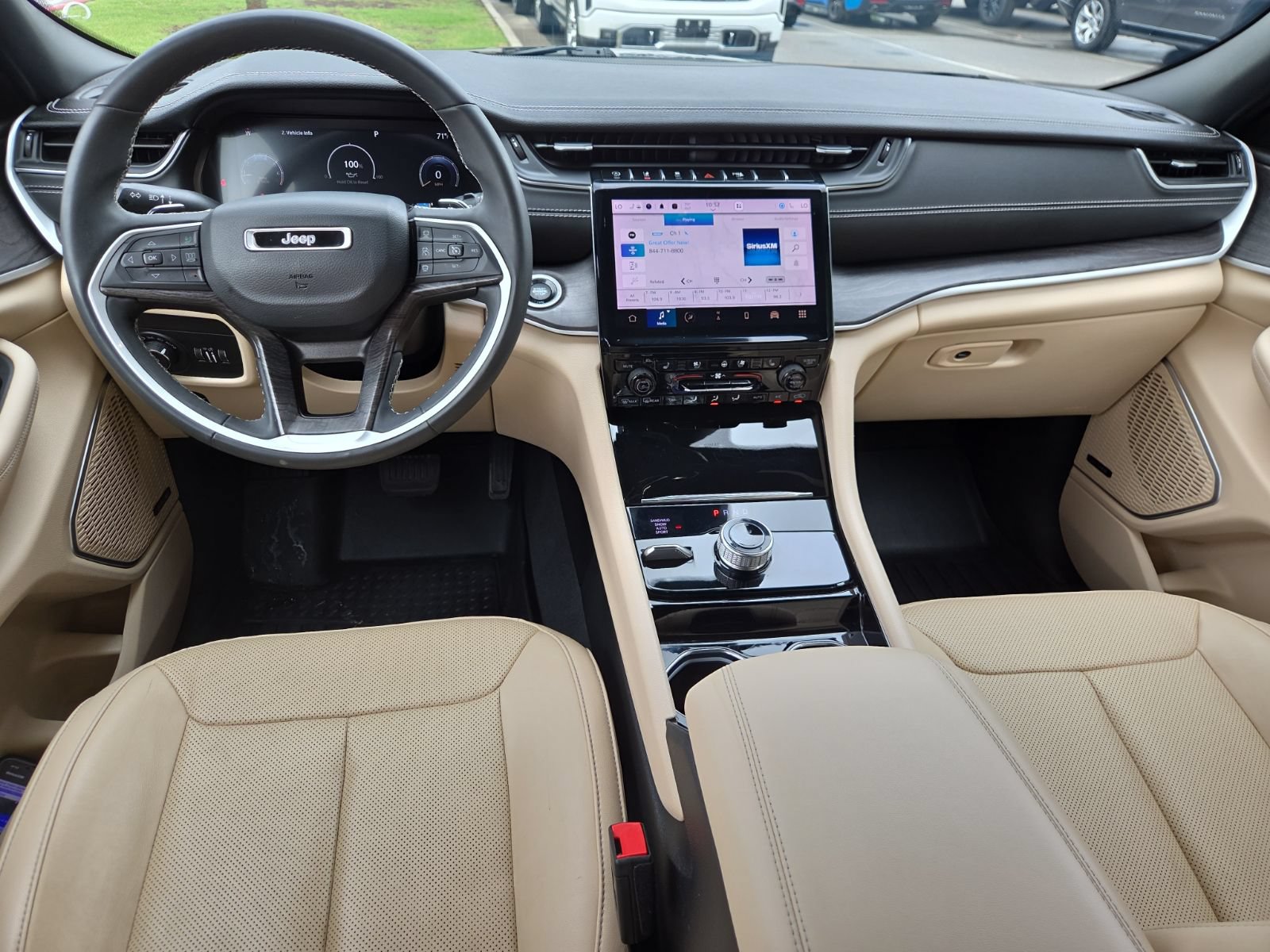 Used 2023 Jeep Grand Cherokee Limited w/ Luxury Tech Group II AWD/4WD image 11