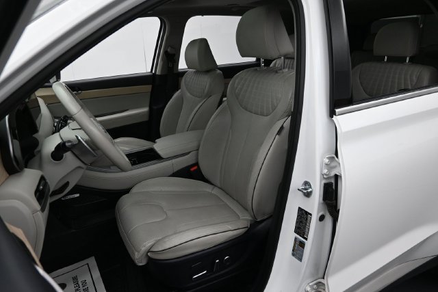 Used 2024 Hyundai Palisade Limited FWD image 10