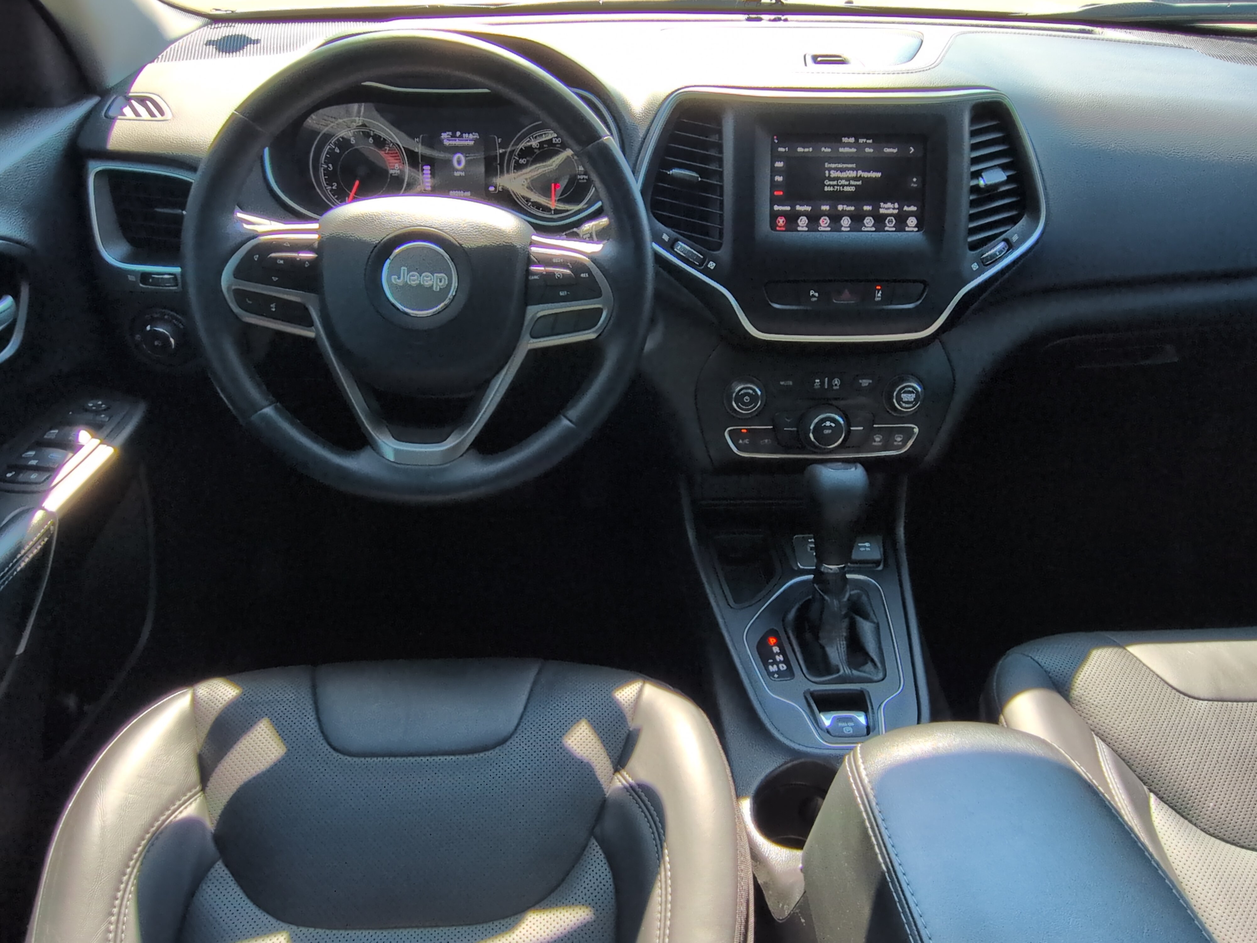 Used 2021 Jeep Cherokee Latitude Lux w/ Sun & Sound Group FWD image 14