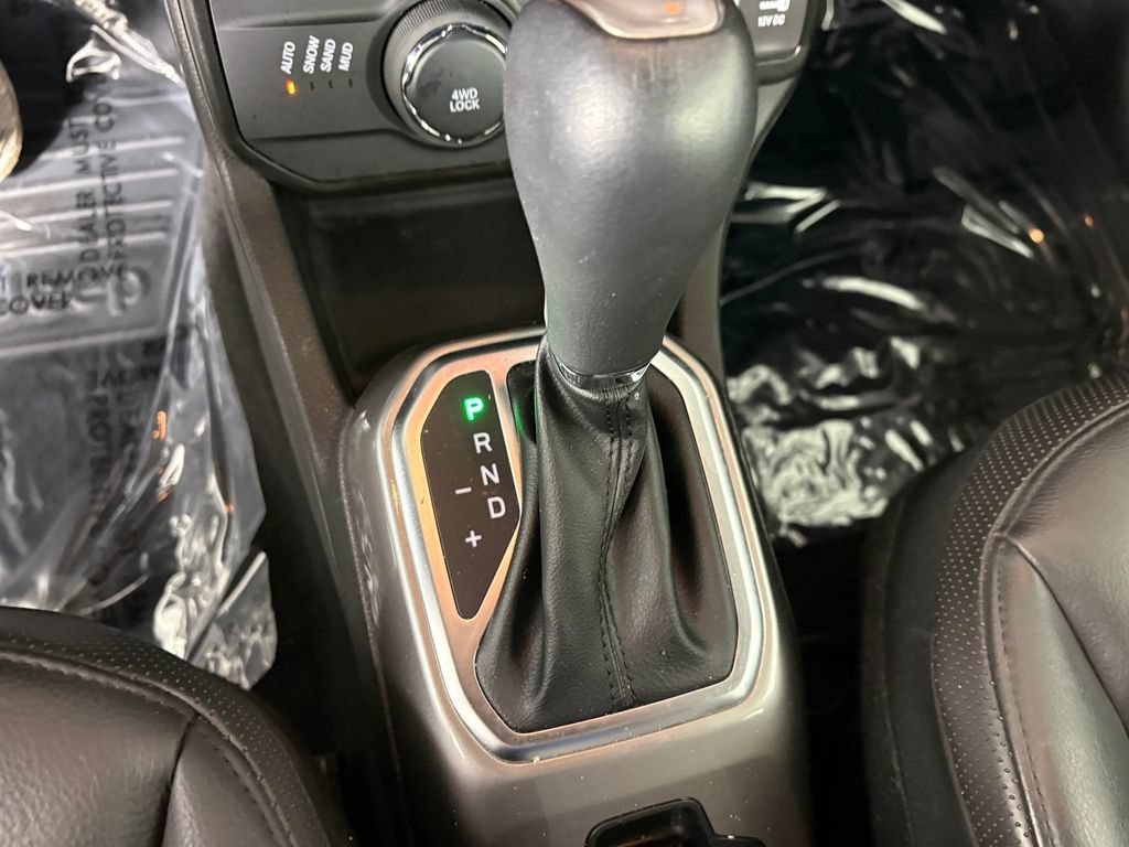 Used 2022 Jeep Renegade Limited AWD/4WD image 19