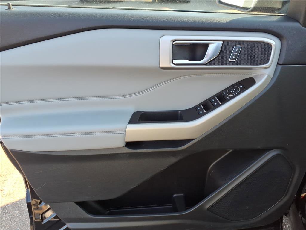 Certified 2024 Ford Explorer XLT w/ Equipment Group 202A image 15
