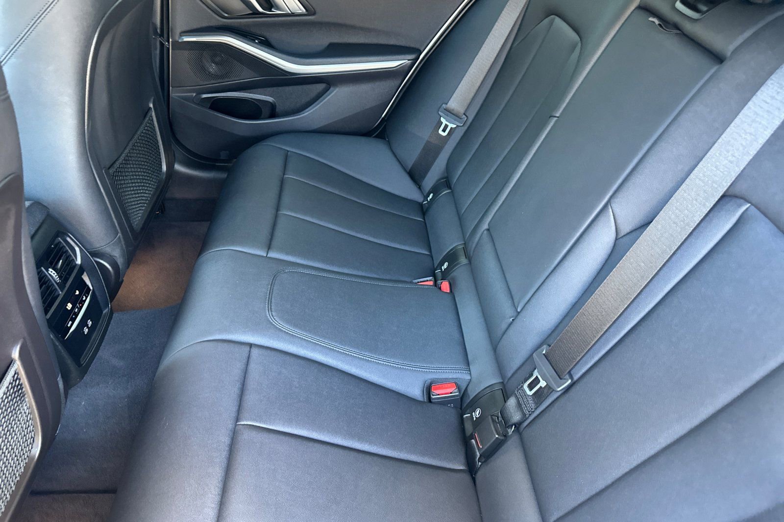 Used 2021 BMW 330e w/ Convenience Package RWD image 11