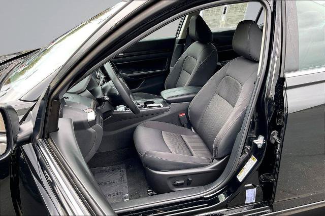 Used 2025 Nissan Altima 2.5 SV FWD image 25