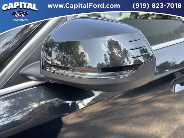 Used 2025 BMW X1 xDrive28i AWD/4WD image 12