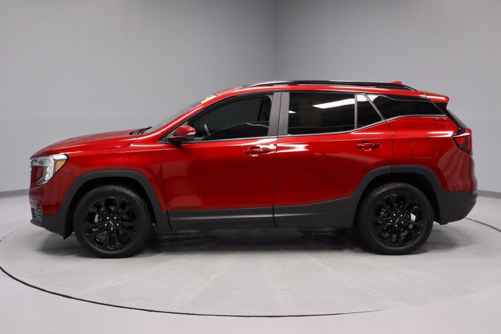 Used 2022 GMC Terrain SLE w/ Driver Convenience Package AWD/4WD image 9