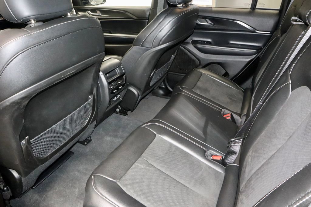 Used 2024 Jeep Grand Cherokee Altitude image 21