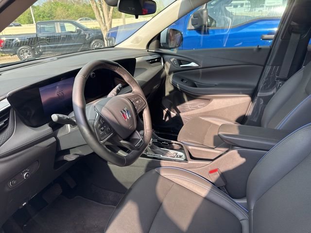 Used 2025 Buick Encore GX Sport Touring w/ Advanced Technology Package image 10