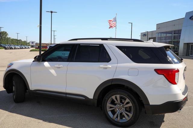 Certified 2024 Ford Explorer XLT w/ XLT Sport Appearance Package AWD/4WD image 17