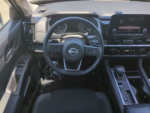 Used 2024 Nissan Pathfinder SV w/ Black Appearance Package image 16