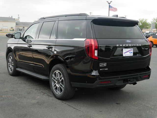 Certified 2025 Ford Expedition Active AWD/4WD image 6