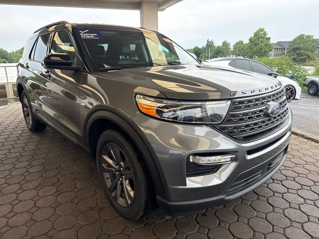 Certified 2024 Ford Explorer XLT w/ Equipment Group 202A AWD/4WD image 4