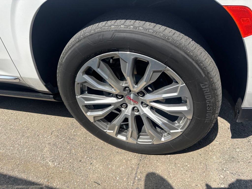 Used 2023 GMC Yukon XL Denali AWD/4WD image 4