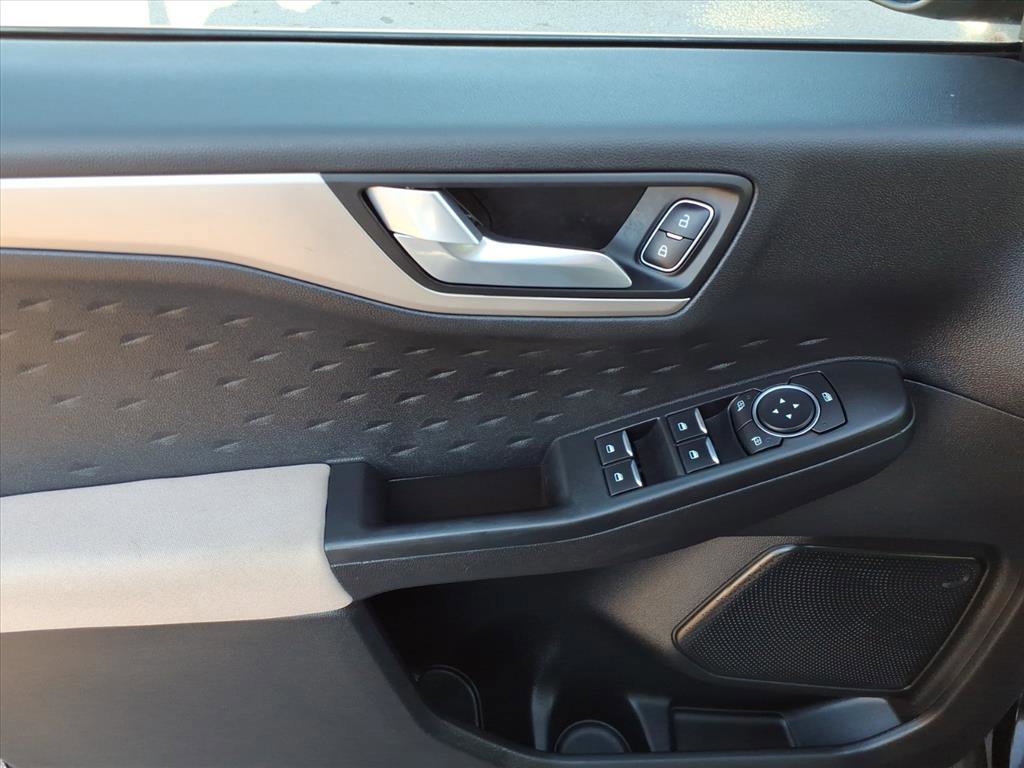 Certified 2020 Ford Escape SE image 10