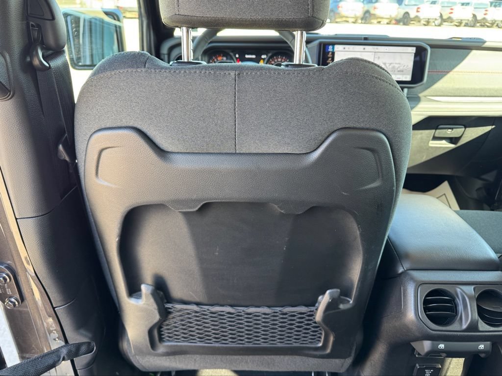 Used 2025 Jeep Wrangler Unlimited Rubicon AWD/4WD image 29