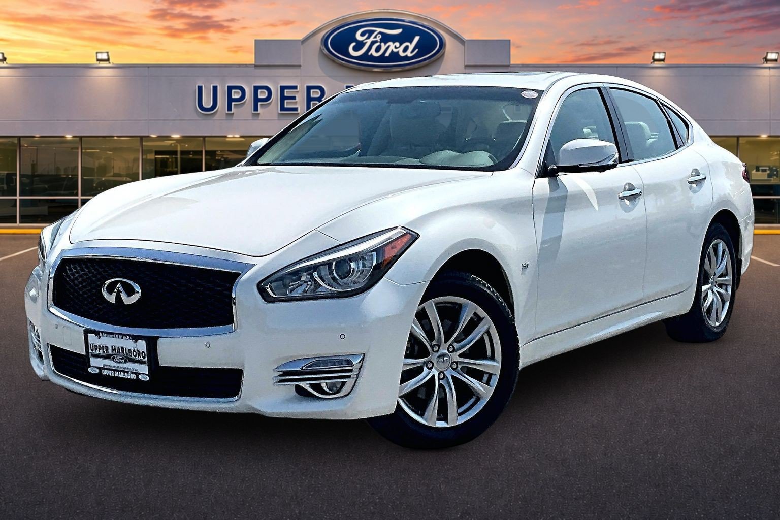 Used 2019 INFINITI Q70 Luxe AWD/4WD image 12