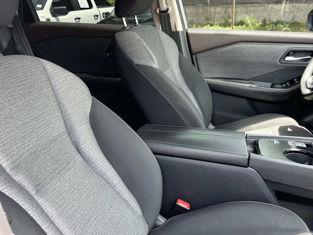 Used 2022 Nissan Rogue SV FWD image 28