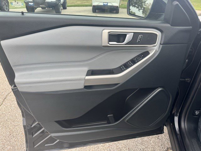 Certified 2023 Ford Explorer XLT w/ Equipment Group 202A image 10