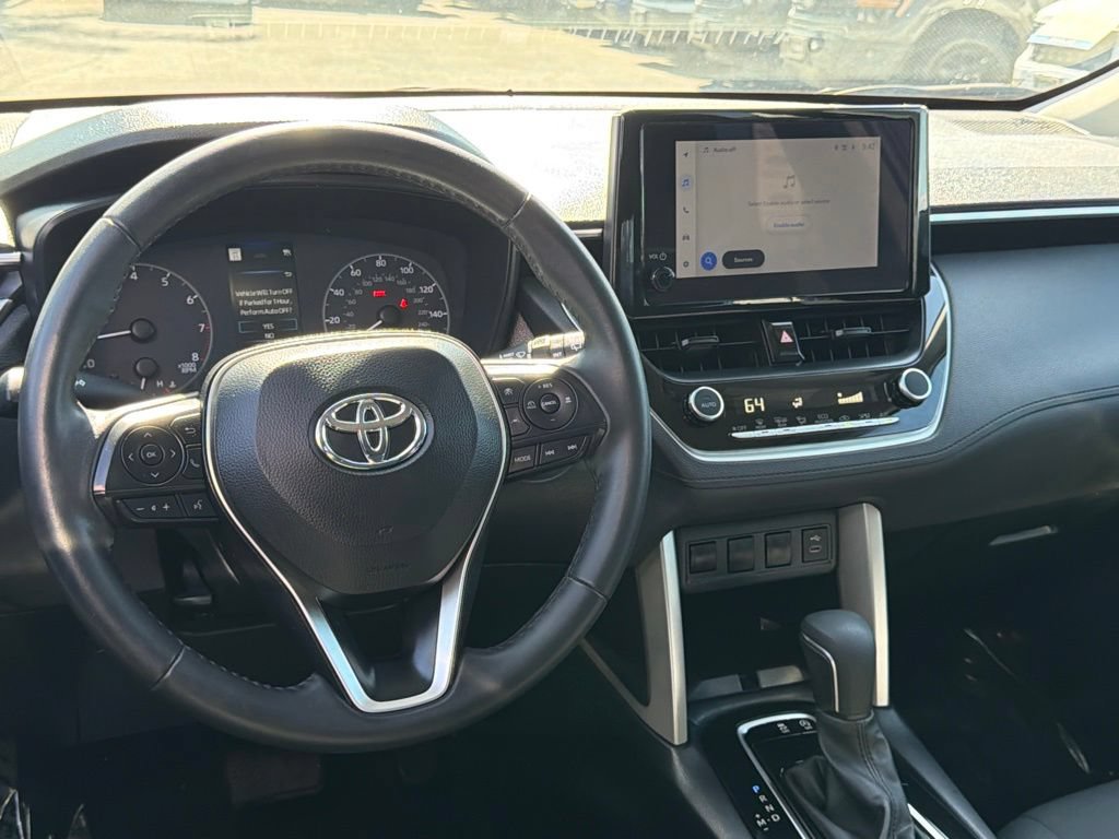 Used 2024 Toyota Corolla Cross LE FWD image 35