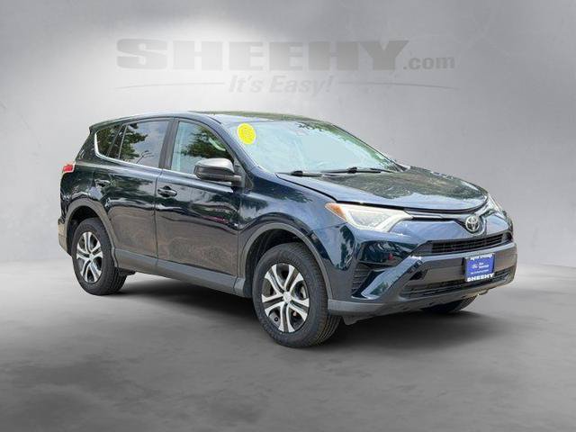 Used 2018 Toyota RAV4 LE FWD image 2