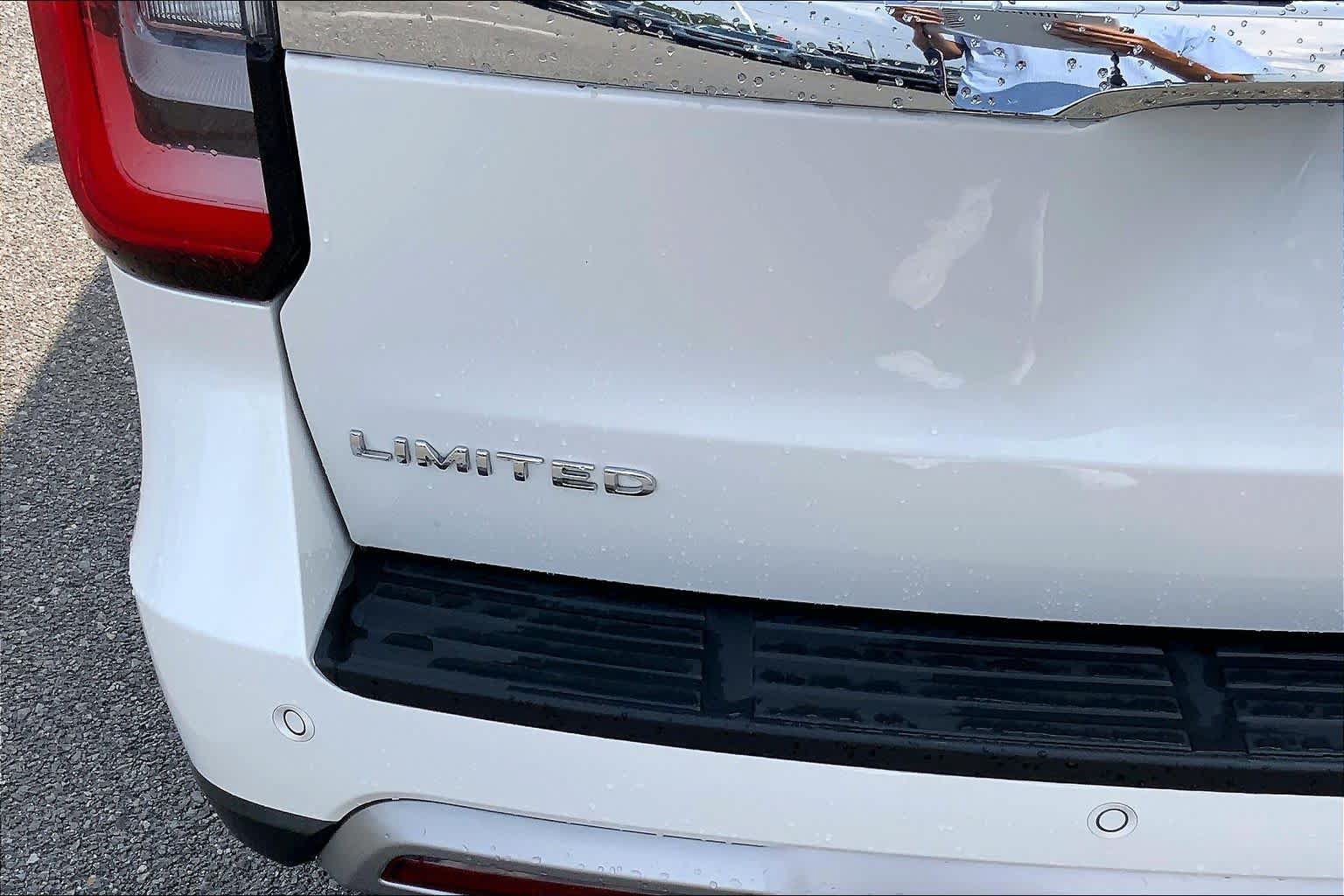 Certified 2024 Ford Expedition Limited RWD image 10