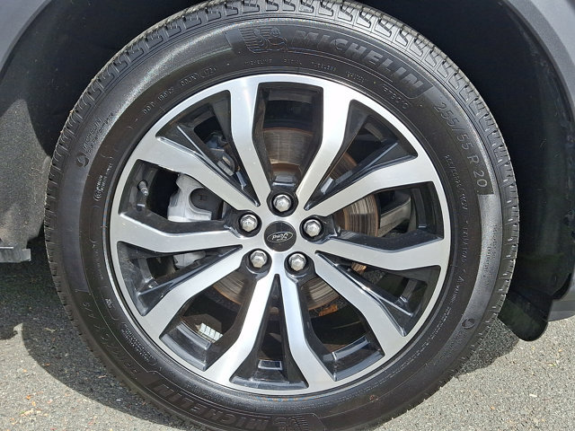 Certified 2025 Ford Explorer ST-Line AWD/4WD image 13