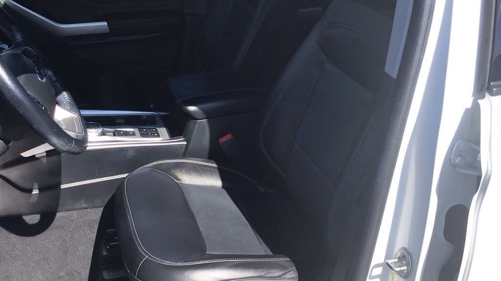 Certified 2022 Ford Explorer Limited w/ Equipment Group 301A image 27