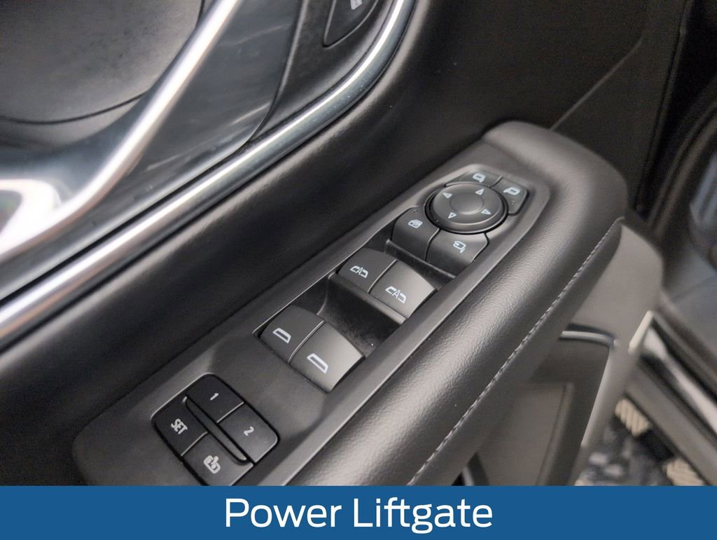 Used 2023 Chevrolet Suburban Z71 w/ Luxury Package AWD/4WD image 35
