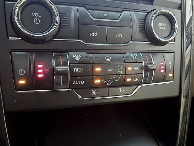 Certified 2017 Ford Explorer XLT w/ Equipment Group 202A FWD image 16