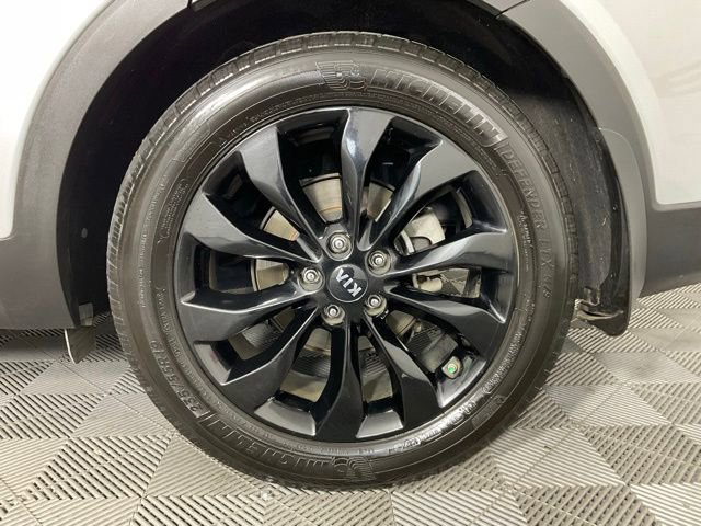 Used 2019 Kia Sorento S image 10
