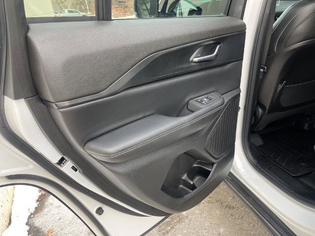 Used 2024 Jeep Grand Cherokee Altitude image 12