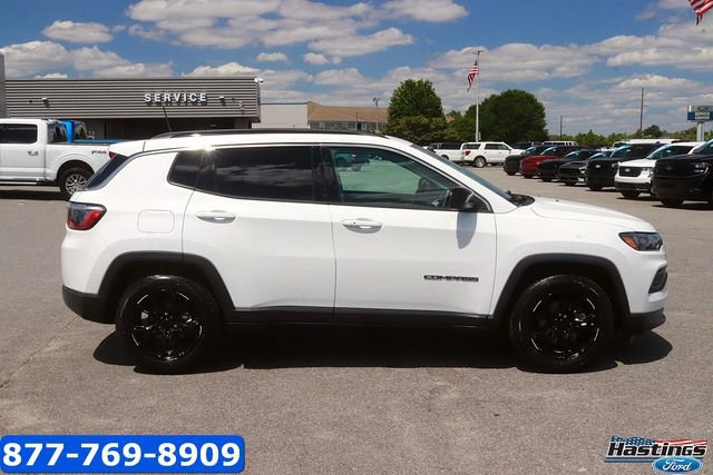 Used 2022 Jeep Compass Latitude w/ Sun and Sound Group FWD image 4
