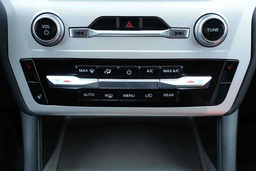 Certified 2023 Ford Explorer XLT w/ Equipment Group 202A image 34