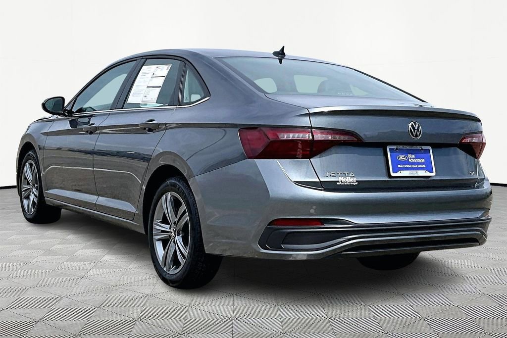 Used 2024 Volkswagen Jetta SE FWD image 2