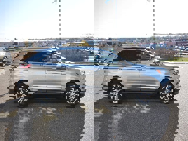 Certified 2022 Ford Edge SEL w/ Convenience Package image 4