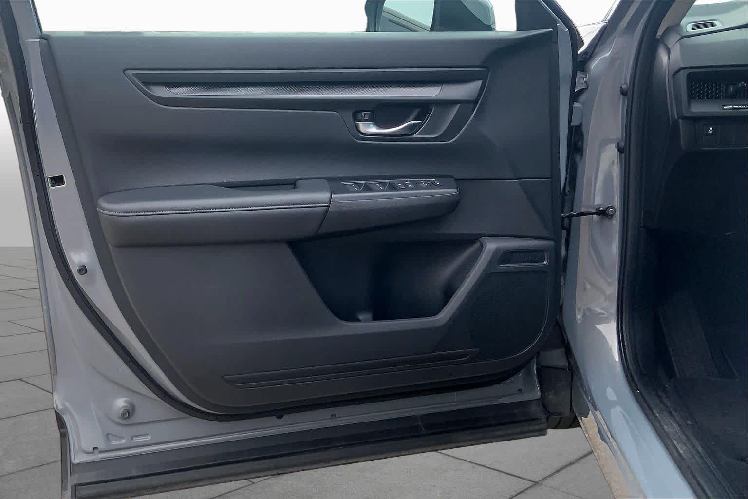 Used 2024 Honda CR-V LX image 22