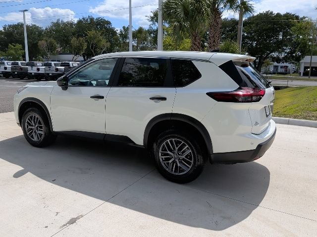 Used 2024 Nissan Rogue S AWD/4WD image 10