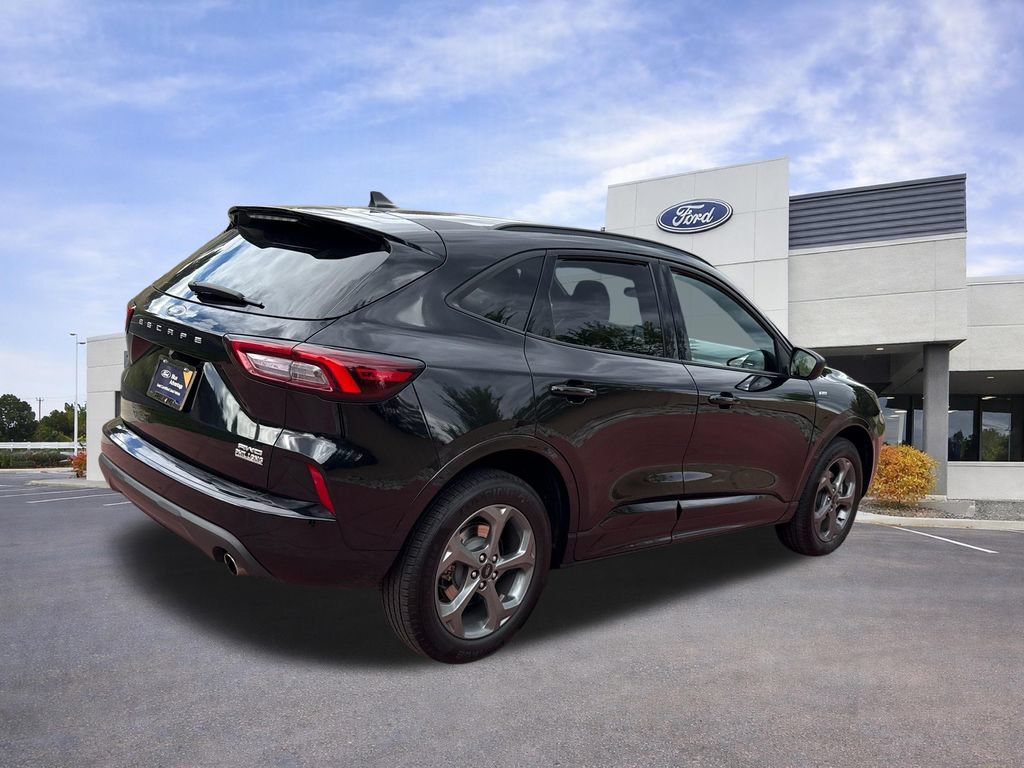 Certified 2024 Ford Escape ST-Line AWD/4WD image 9