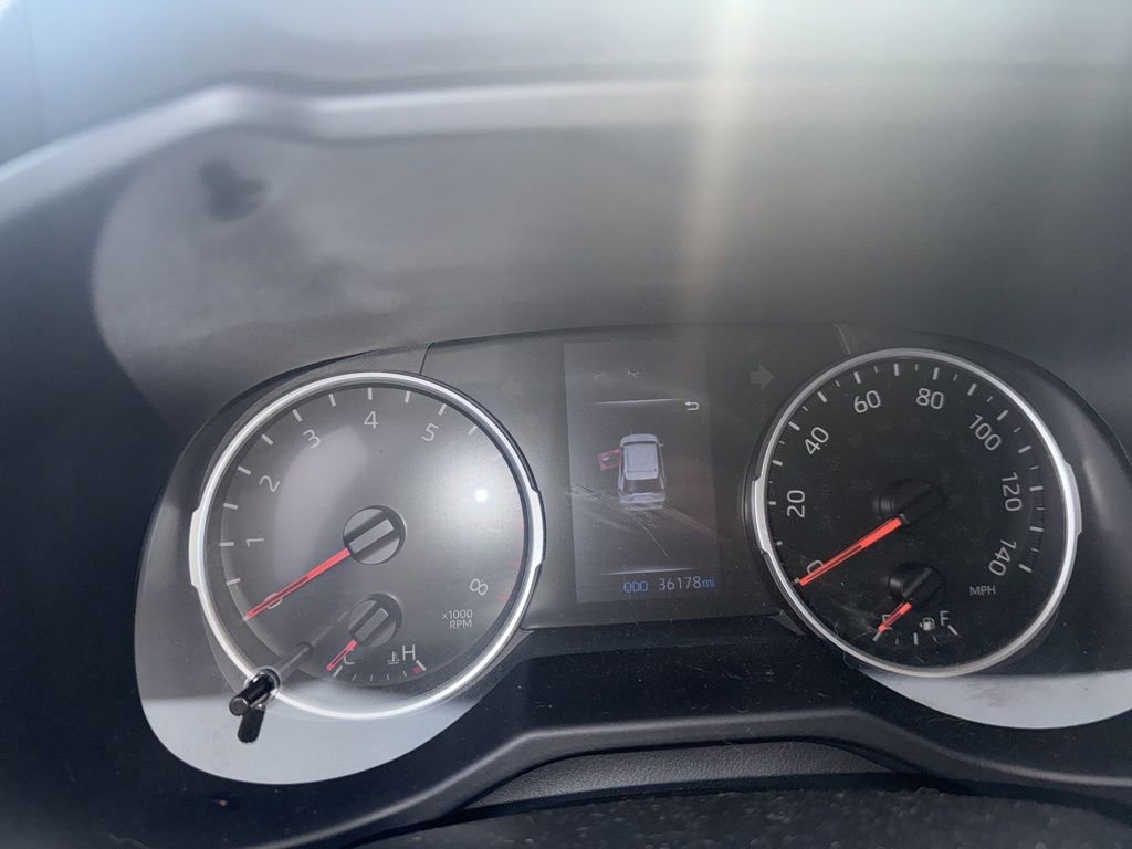 Used 2022 Toyota RAV4 LE image 7