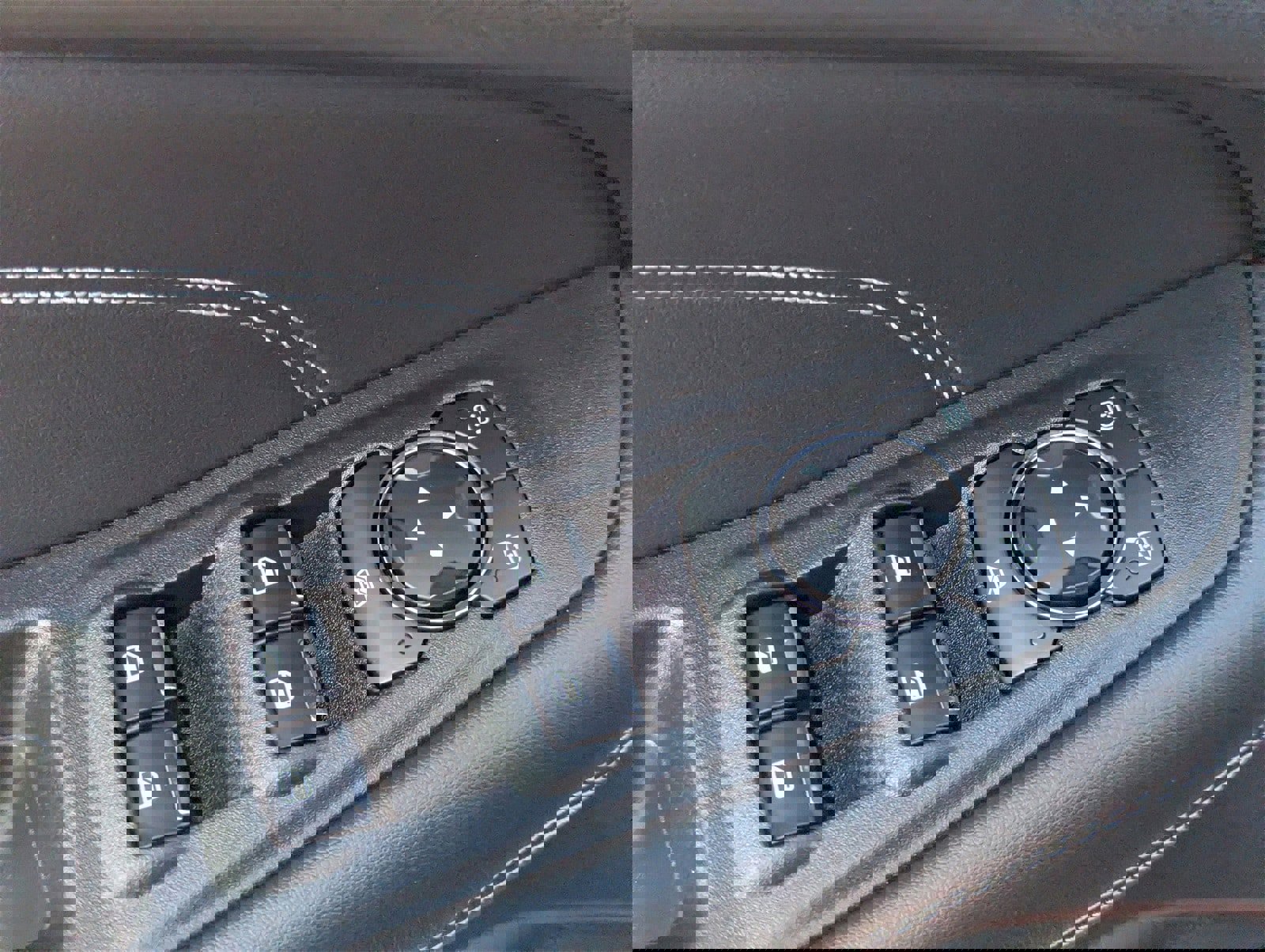 Certified 2024 Ford Edge Titanium image 30