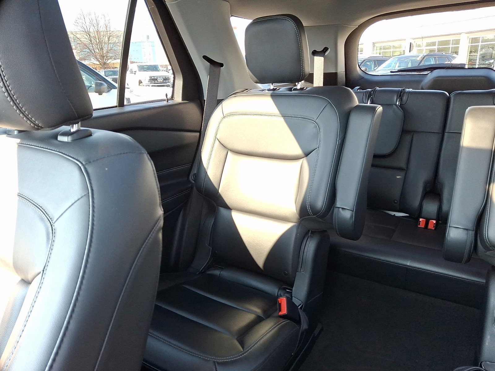 Certified 2022 Ford Explorer XLT w/ Equipment Group 202A image 18