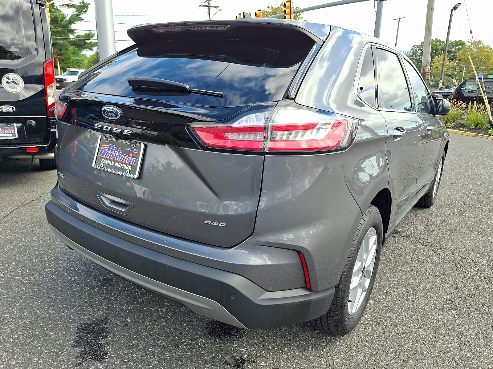 Certified 2024 Ford Edge SEL w/ Convenience Package AWD/4WD image 10