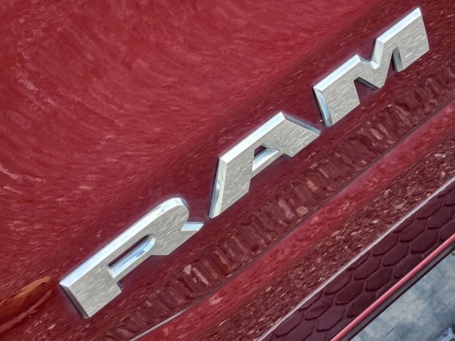 Used 2019 RAM 1500 Laramie AWD/4WD image 18