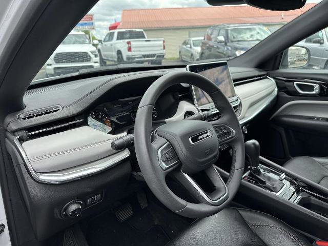 Used 2023 Jeep Compass Limited AWD/4WD image 19