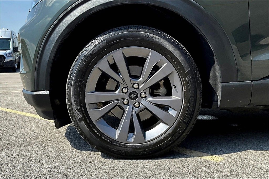 Certified 2022 Ford Explorer XLT w/ Equipment Group 202A image 9