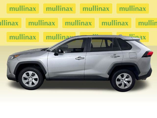 Used 2022 Toyota RAV4 LE AWD/4WD image 12