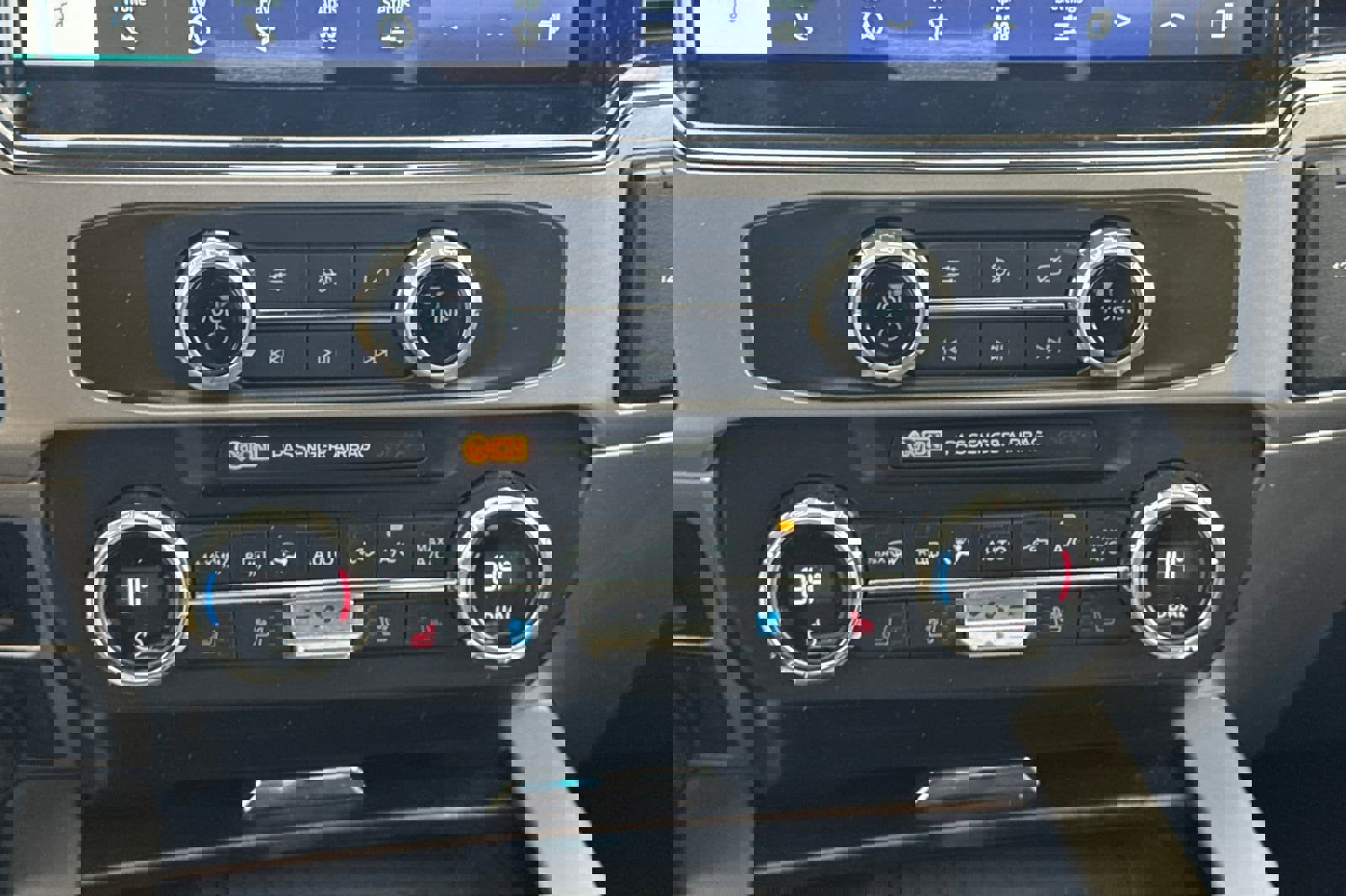 Certified 2022 Ford F350 Lariat w/ Black Appearance Package image 21