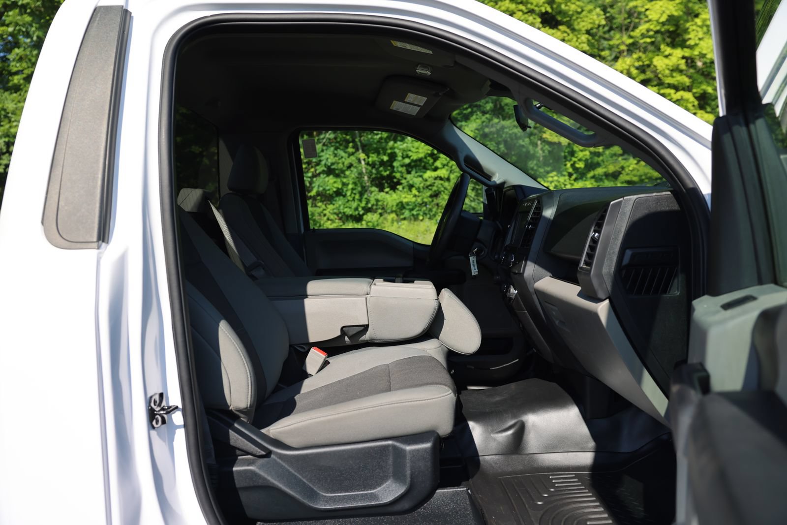 Certified 2019 Ford F150 XL w/ Equipment Group 101A Mid AWD/4WD image 17