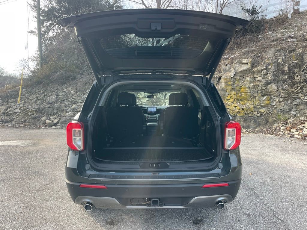 Certified 2024 Ford Explorer XLT w/ Equipment Group 202A image 9