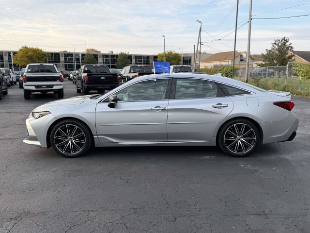 Used 2019 Toyota Avalon XSE w/ All Weather Liner Package FWD image 2