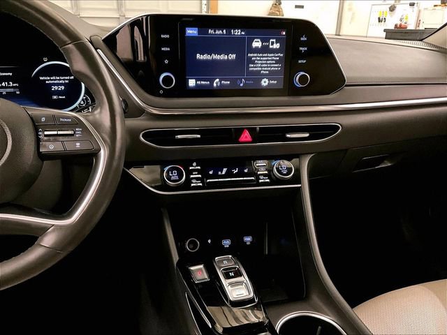 Used 2020 Hyundai Sonata SEL w/ Premium + Sunroof Package FWD image 6